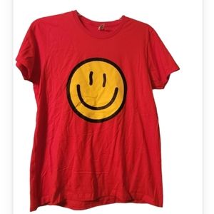 NWOT-SMILEY FACE T-SHIRT, SIZE -2XL JUNIORS